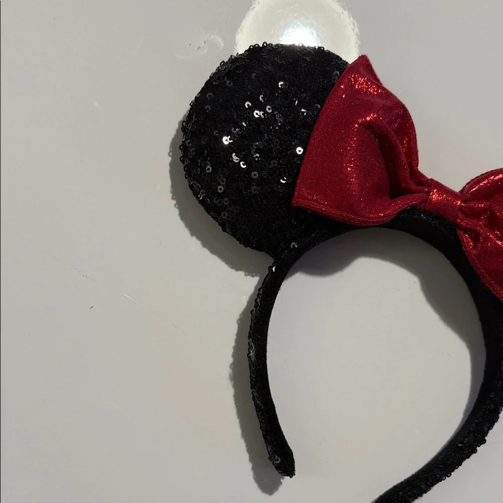 Disney Parks Minnie Mouse Classic Red Bow Black Ears Sequin Headband